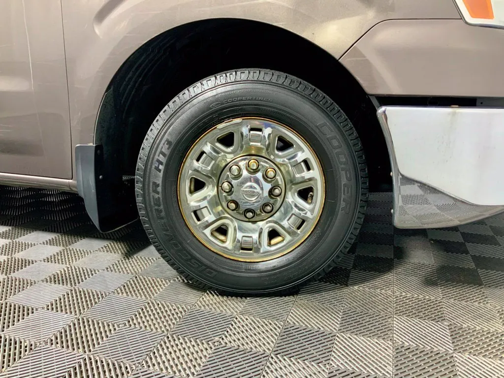 Nissan NV photo 34