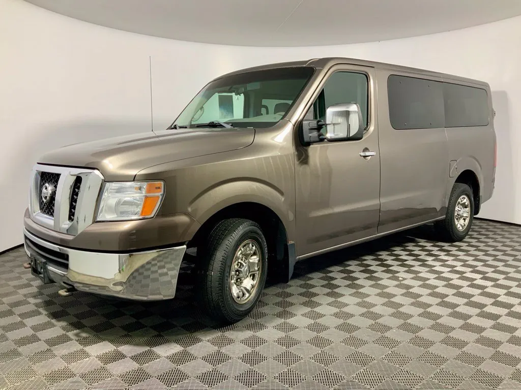 Nissan NV photo 9