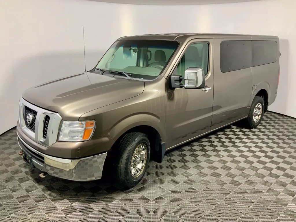 Nissan NV photo 11