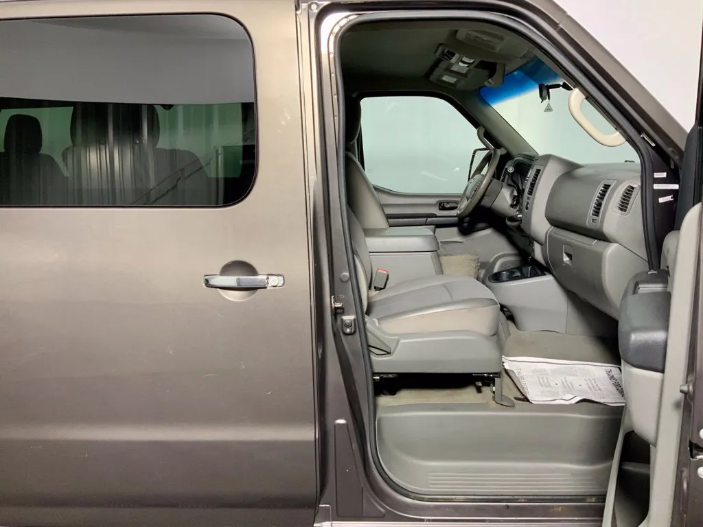 Nissan NV photo 33