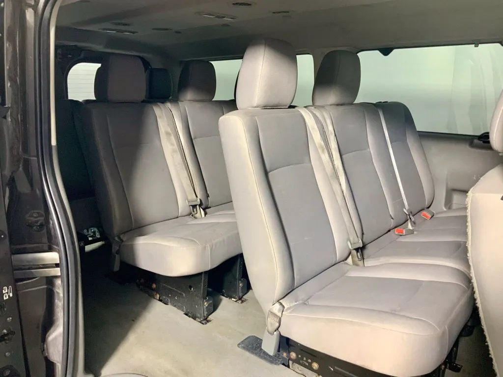 Nissan NV photo 31