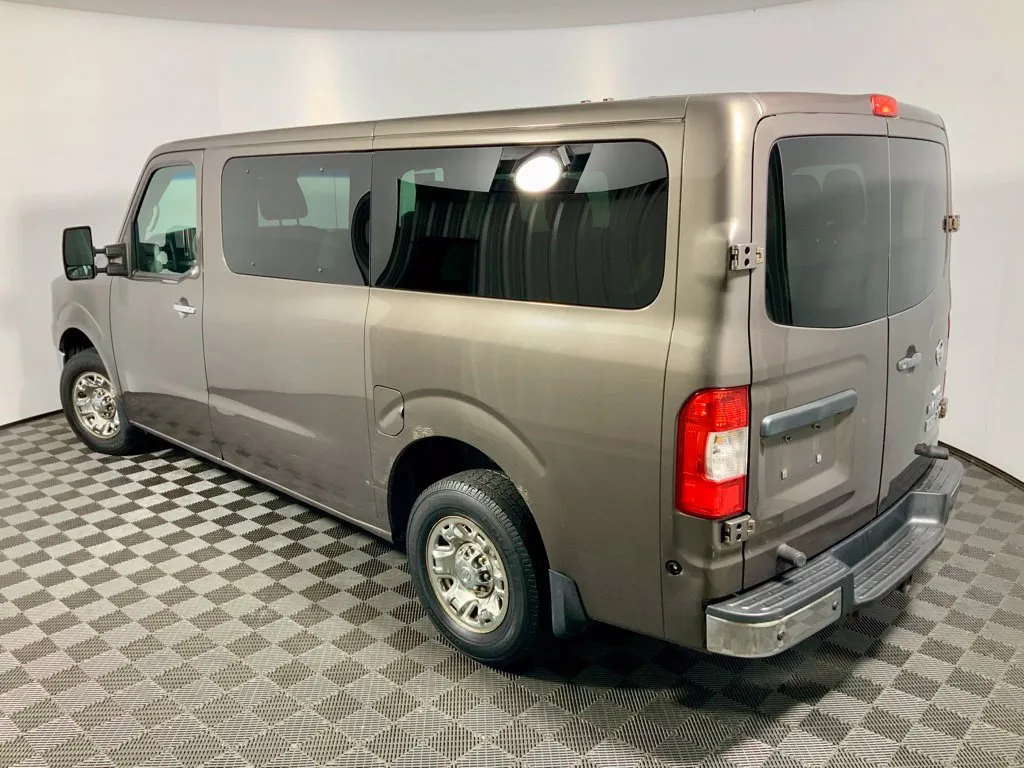 Nissan NV photo 13