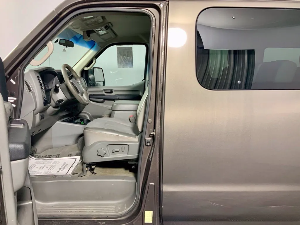 Nissan NV photo 20