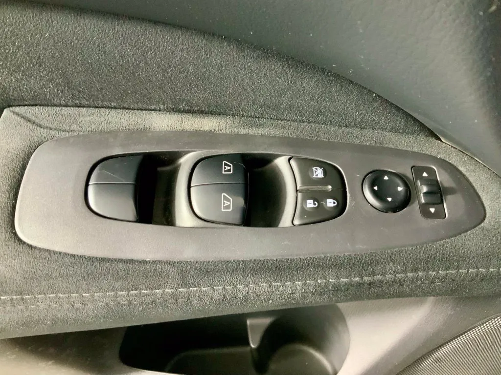 Nissan Pathfinder photo 21