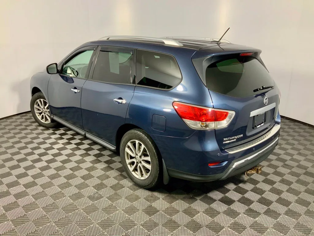 Nissan Pathfinder photo 12