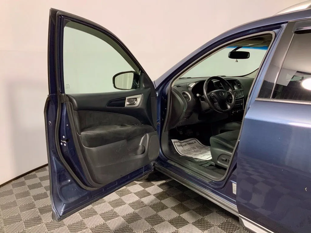 Nissan Pathfinder photo 18