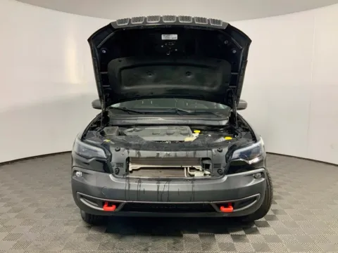 More photos of 2020 Jeep Cherokee Trailhawk at Don Wood Ford Lincoln, OH