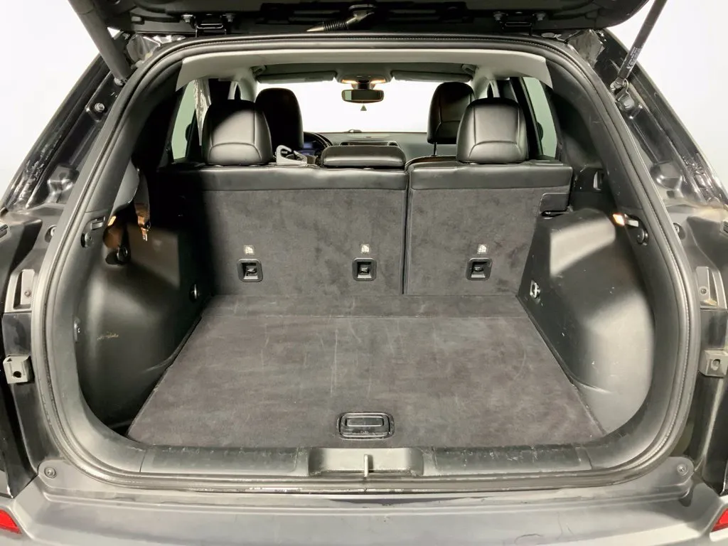 Jeep Cherokee photo 30