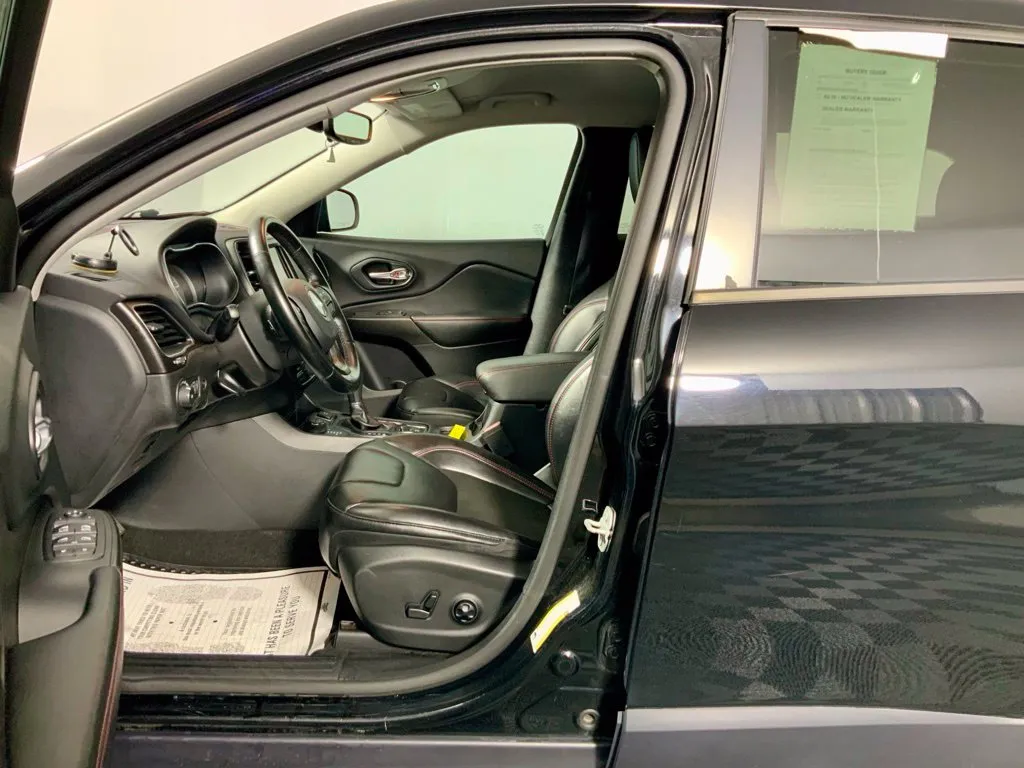 Jeep Cherokee photo 19