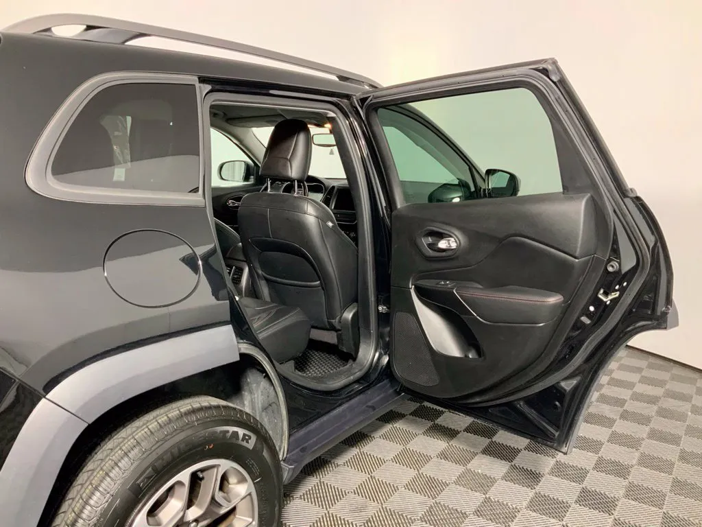 Jeep Cherokee photo 31