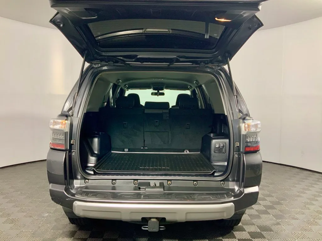 Toyota 4Runner photo 16