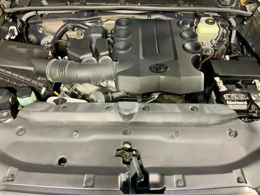 Toyota 4Runner photo 8