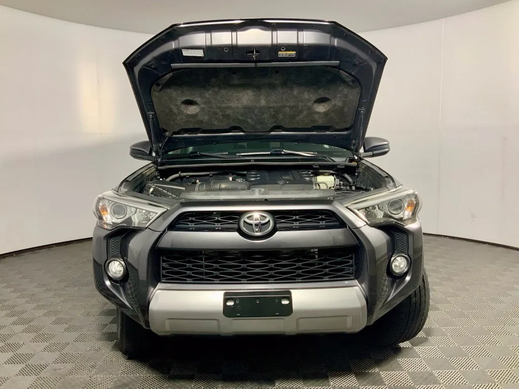Toyota 4Runner photo 7