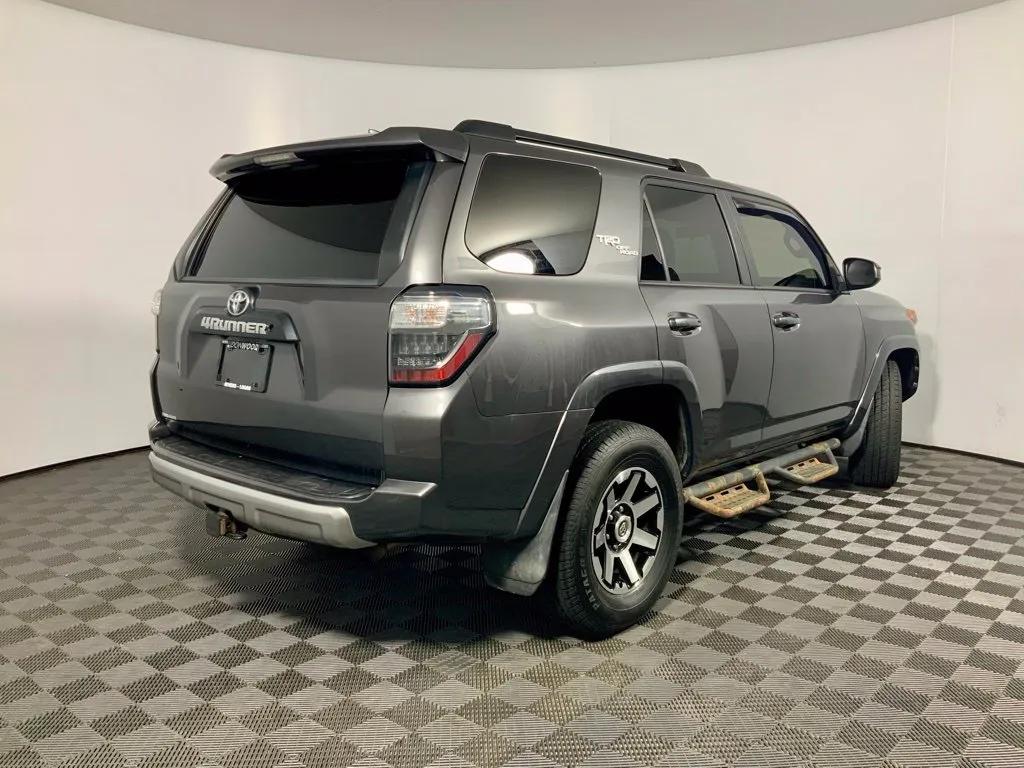 Toyota 4Runner photo 17