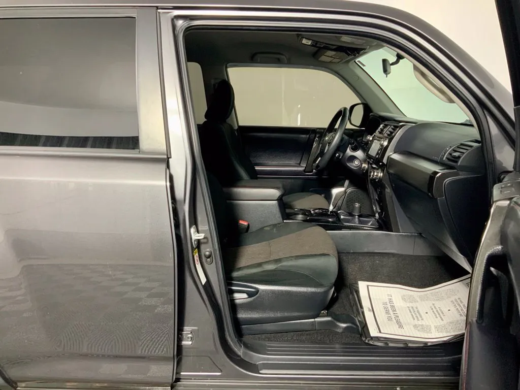 Toyota 4Runner photo 35