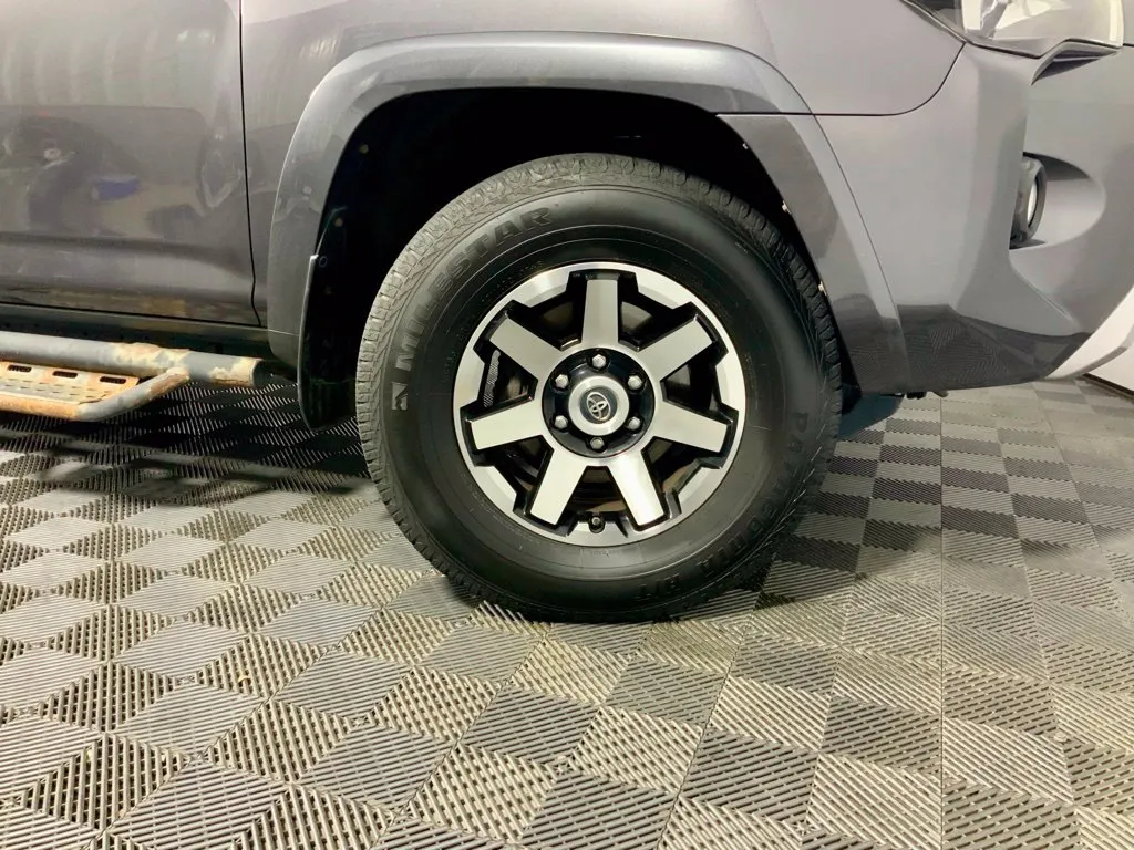 Toyota 4Runner photo 36