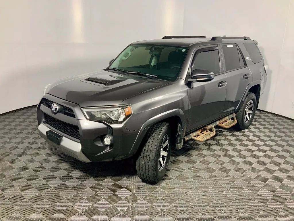 Toyota 4Runner photo 11