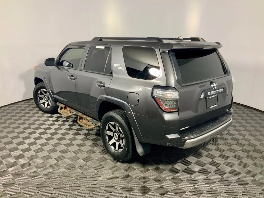 Toyota 4Runner photo 13