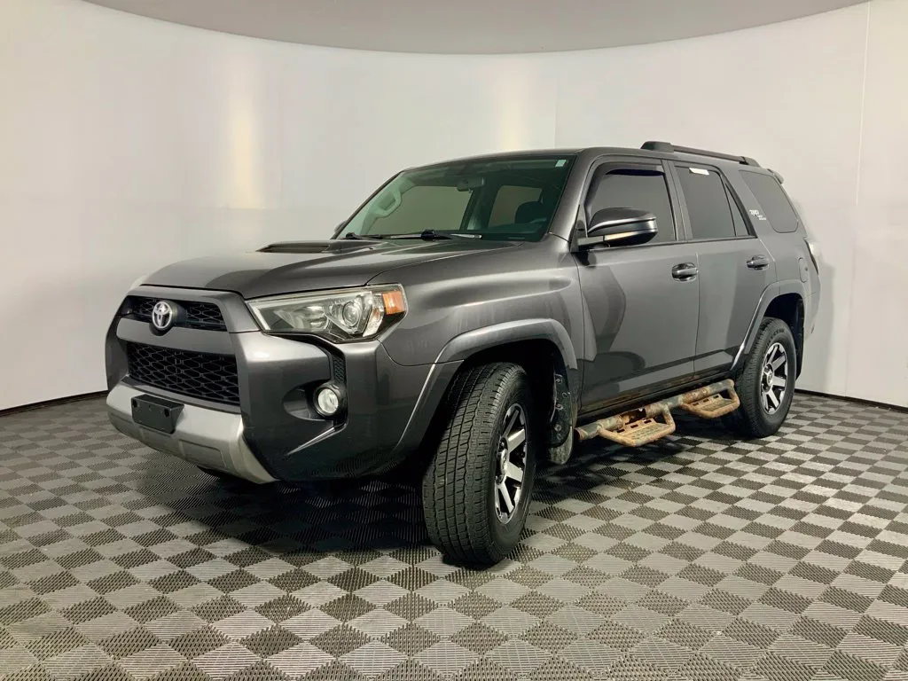 Toyota 4Runner photo 9