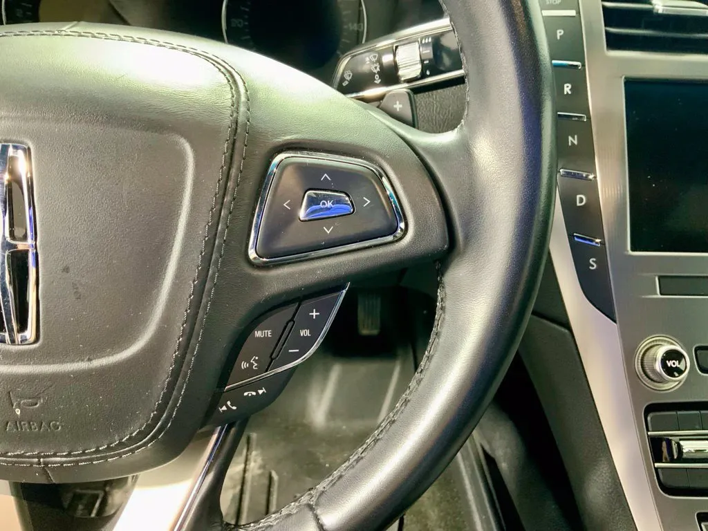 Lincoln MKZ photo 27