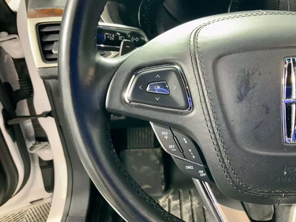 Lincoln MKZ photo 26