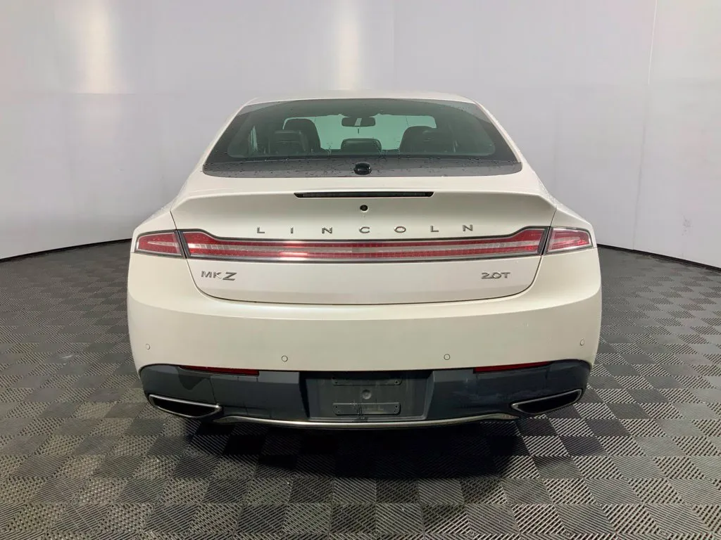 Lincoln MKZ photo 14