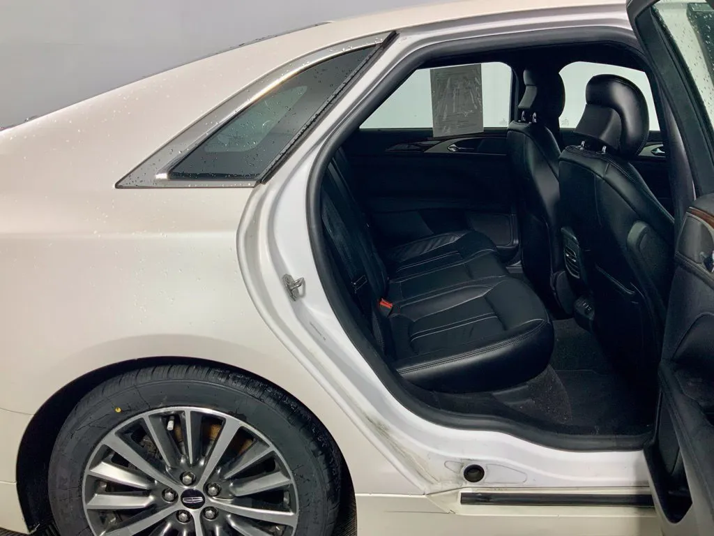 Lincoln MKZ photo 33