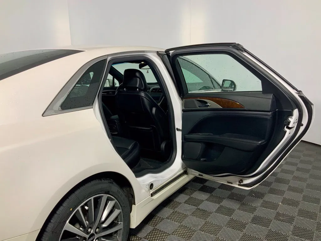 Lincoln MKZ photo 32