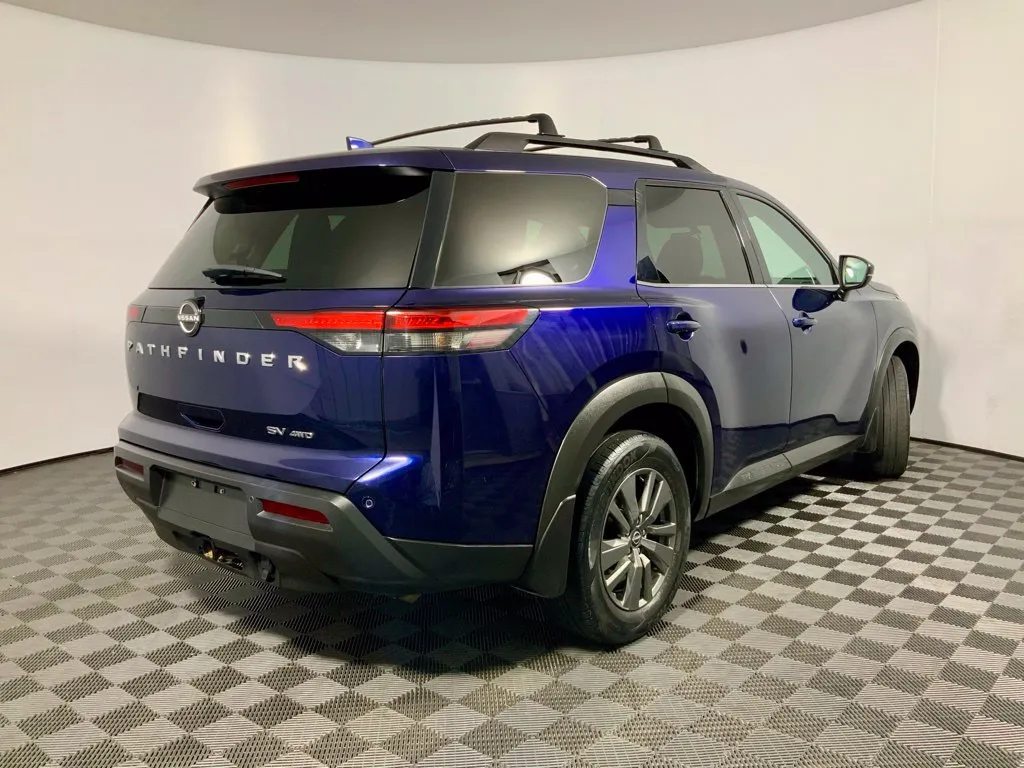 Nissan Pathfinder photo 16
