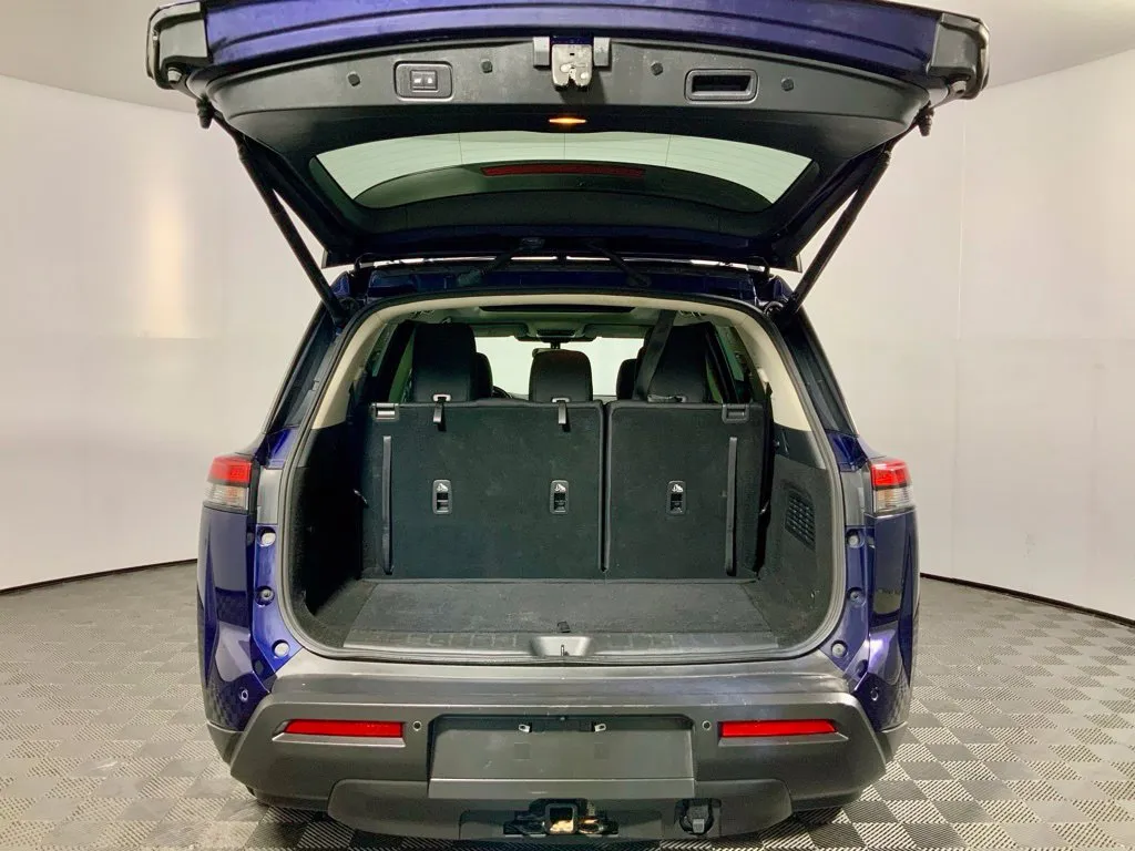 Nissan Pathfinder photo 14