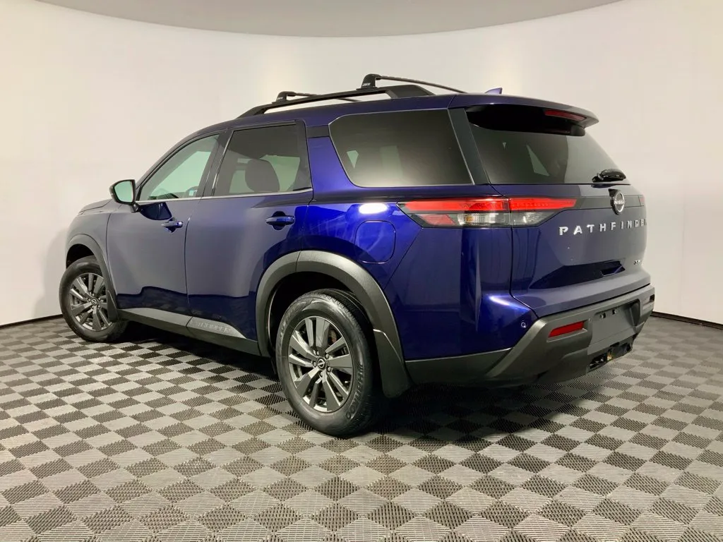 Nissan Pathfinder photo 11
