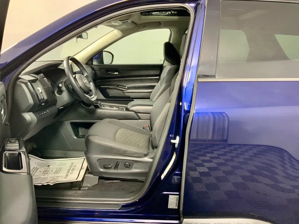 Nissan Pathfinder photo 19