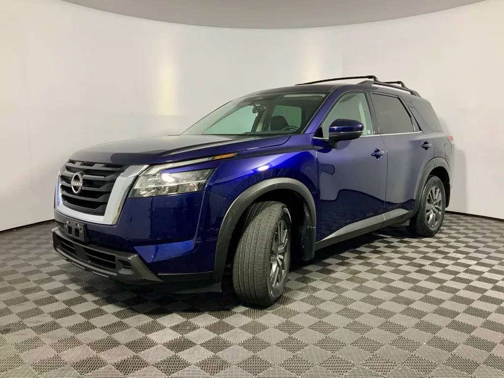 Nissan Pathfinder photo 8