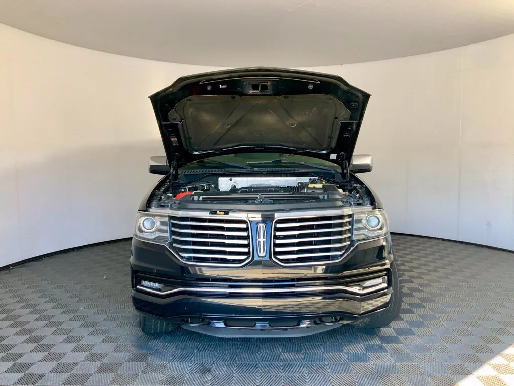 Lincoln Navigator photo 8