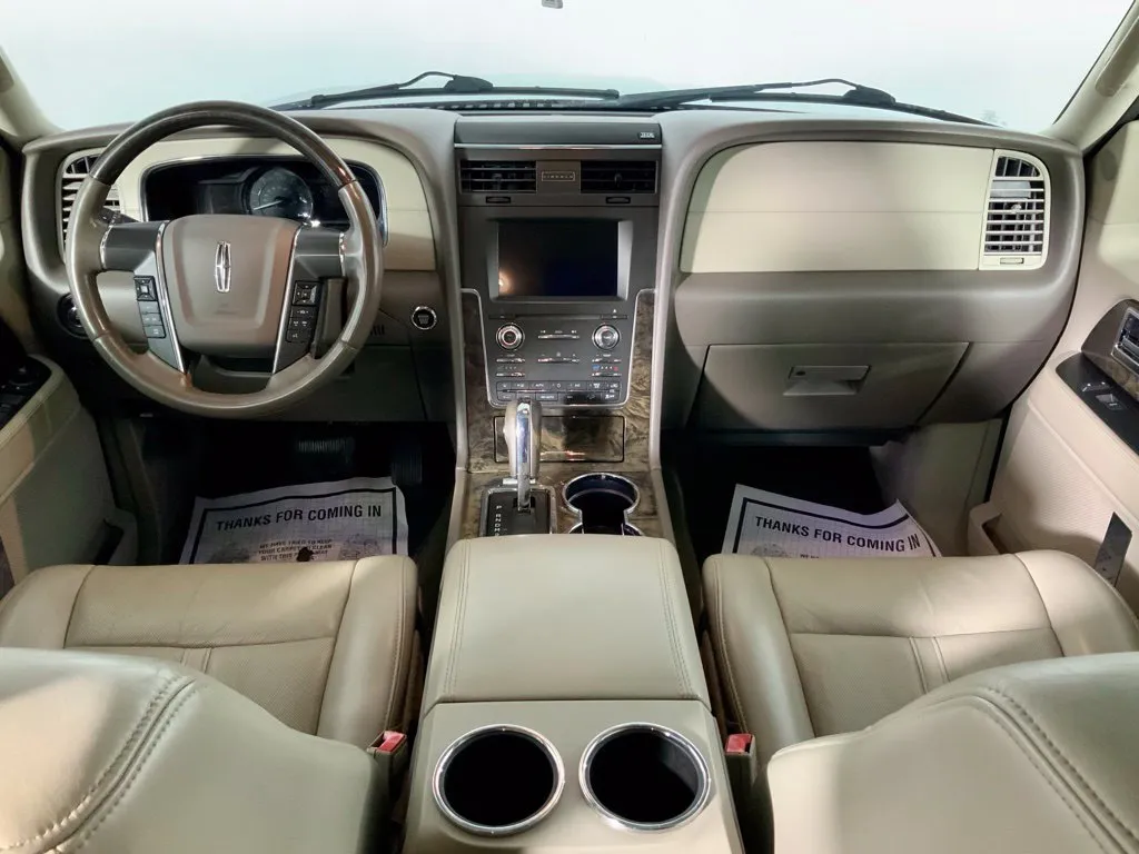 Lincoln Navigator photo 22