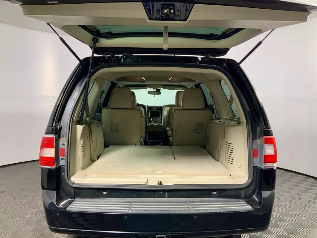 Lincoln Navigator photo 17