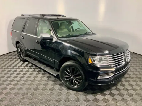 More photos of 2017 Lincoln Navigator Select at Don Wood Ford Lincoln, OH