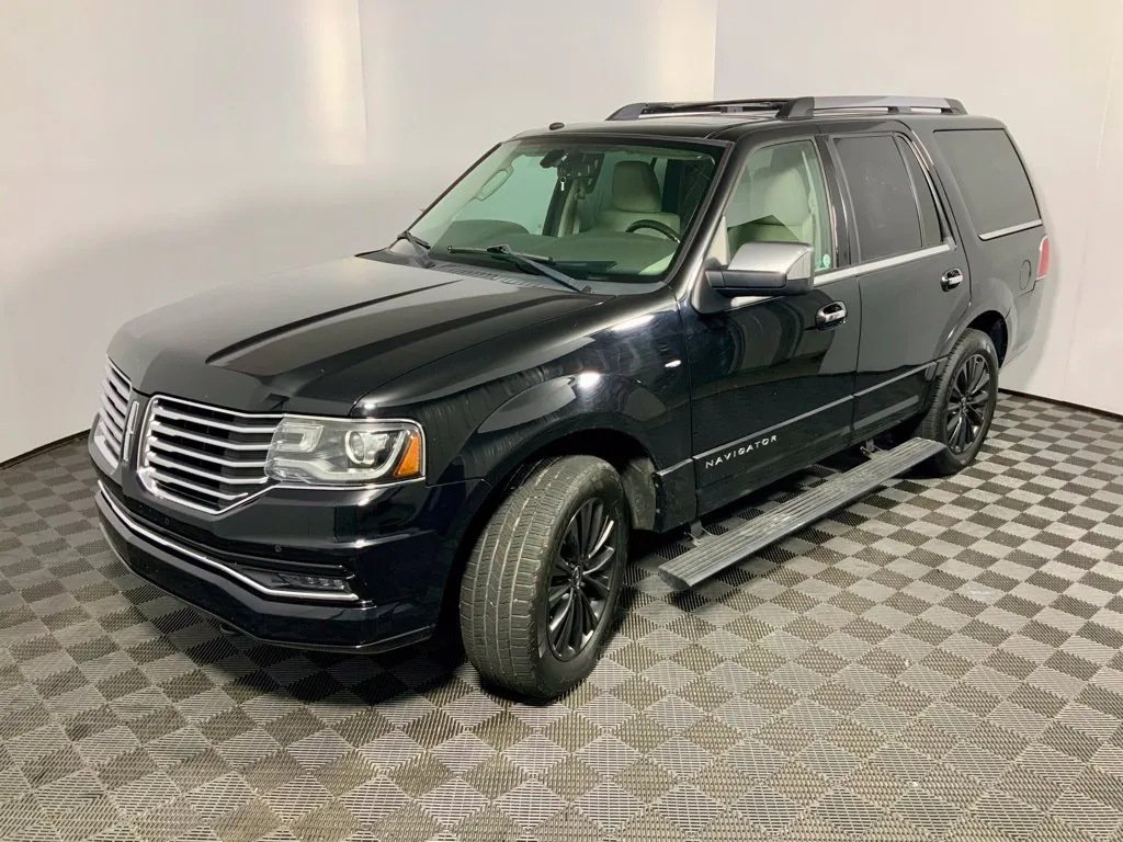 Lincoln Navigator photo 12