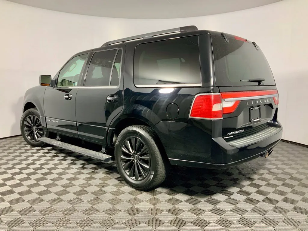 Lincoln Navigator photo 13