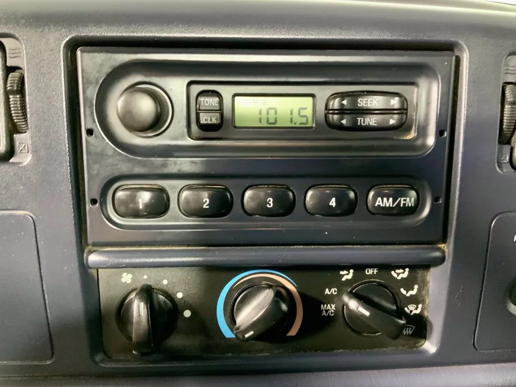 Ford F-250SD photo 19