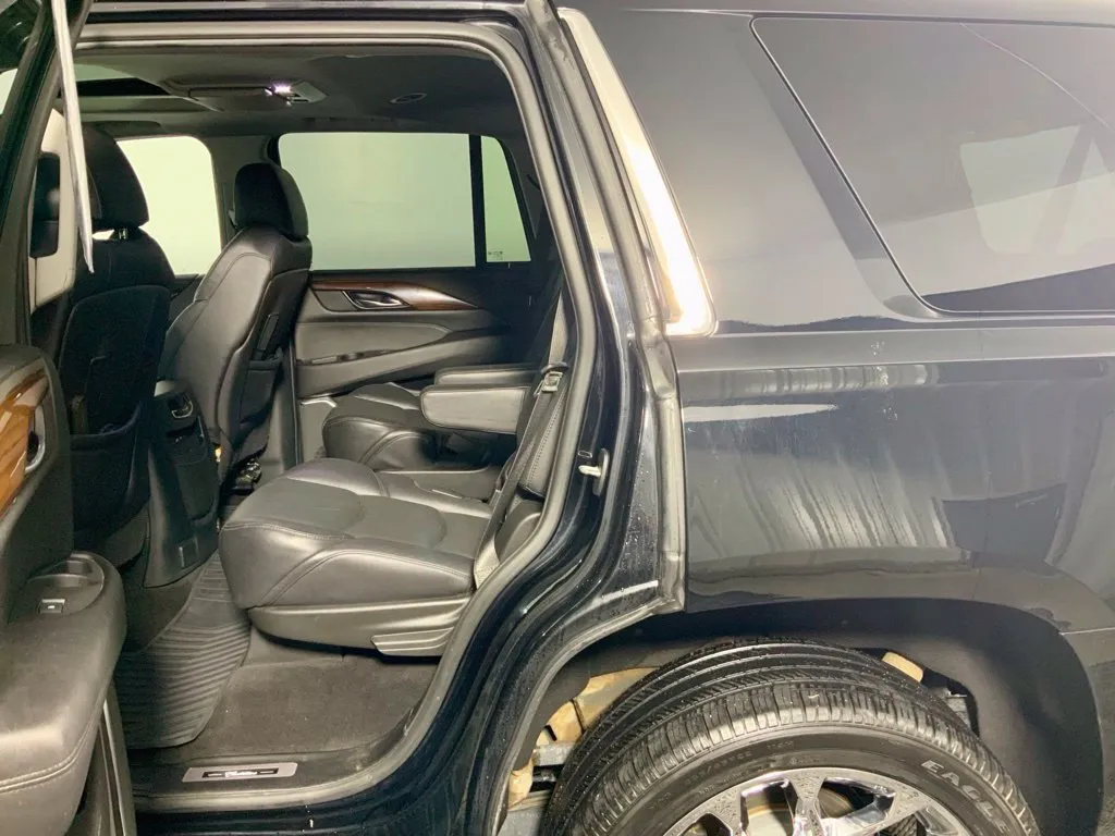 Cadillac Escalade photo 31