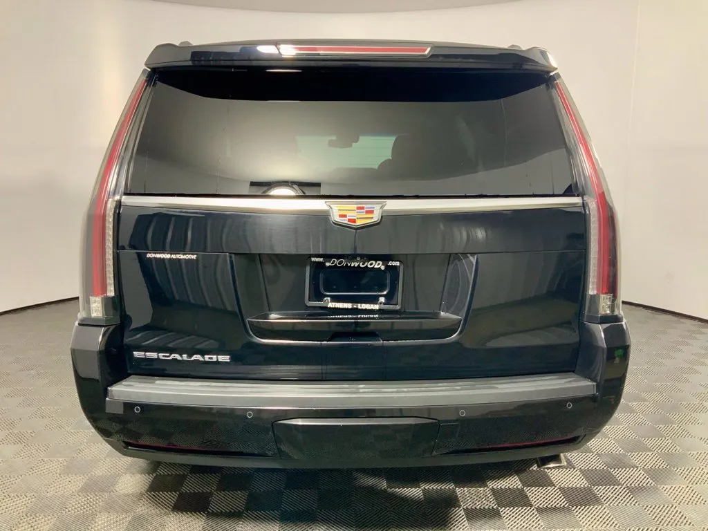 Cadillac Escalade photo 16