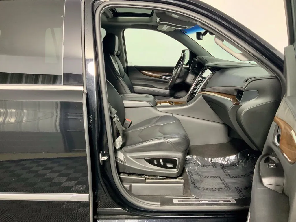 Cadillac Escalade photo 36