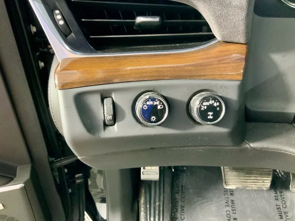 Cadillac Escalade photo 24