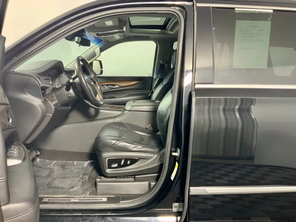 Cadillac Escalade photo 21