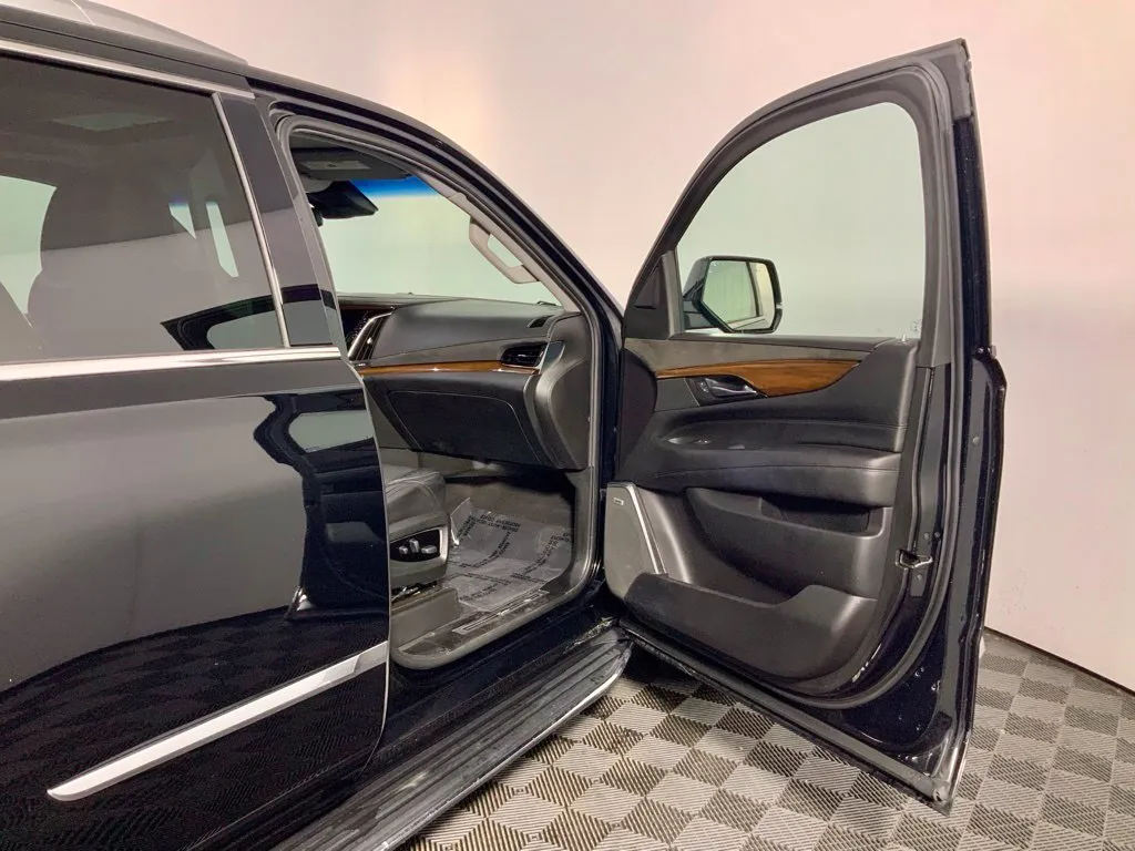 Cadillac Escalade photo 35