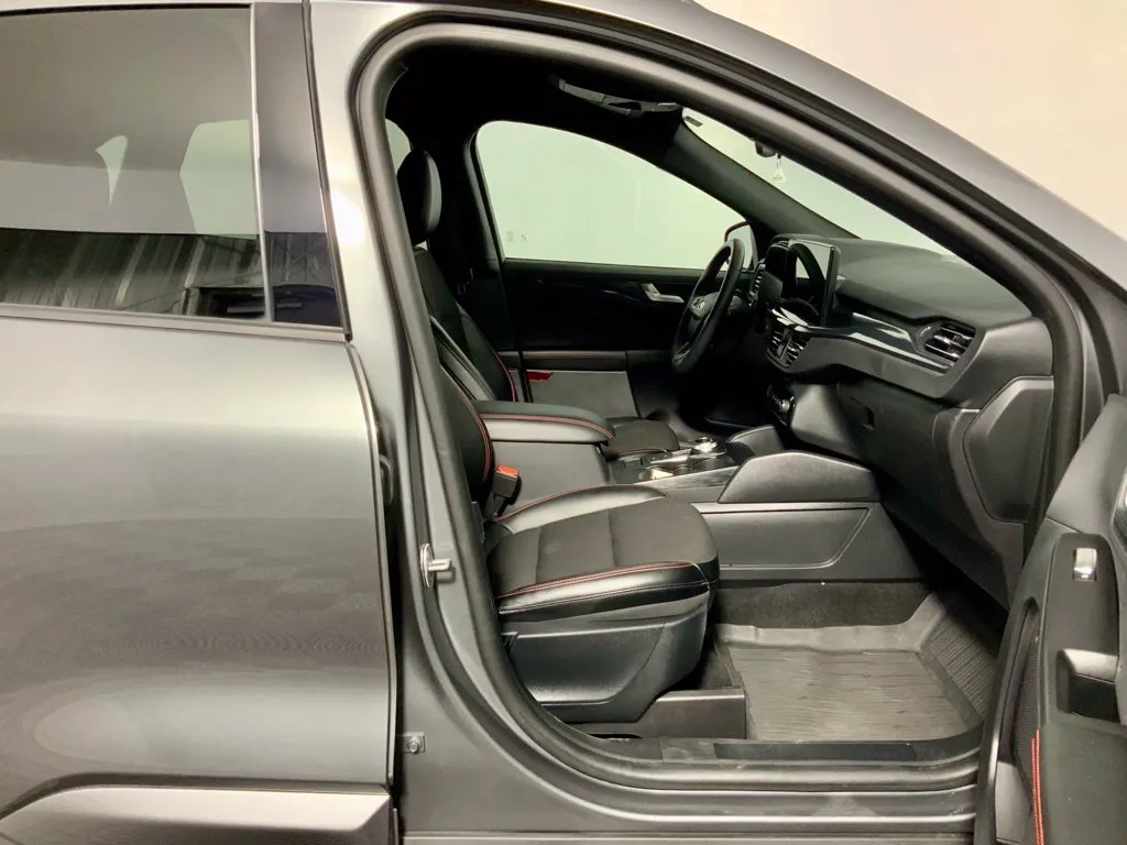 Ford Escape photo 35