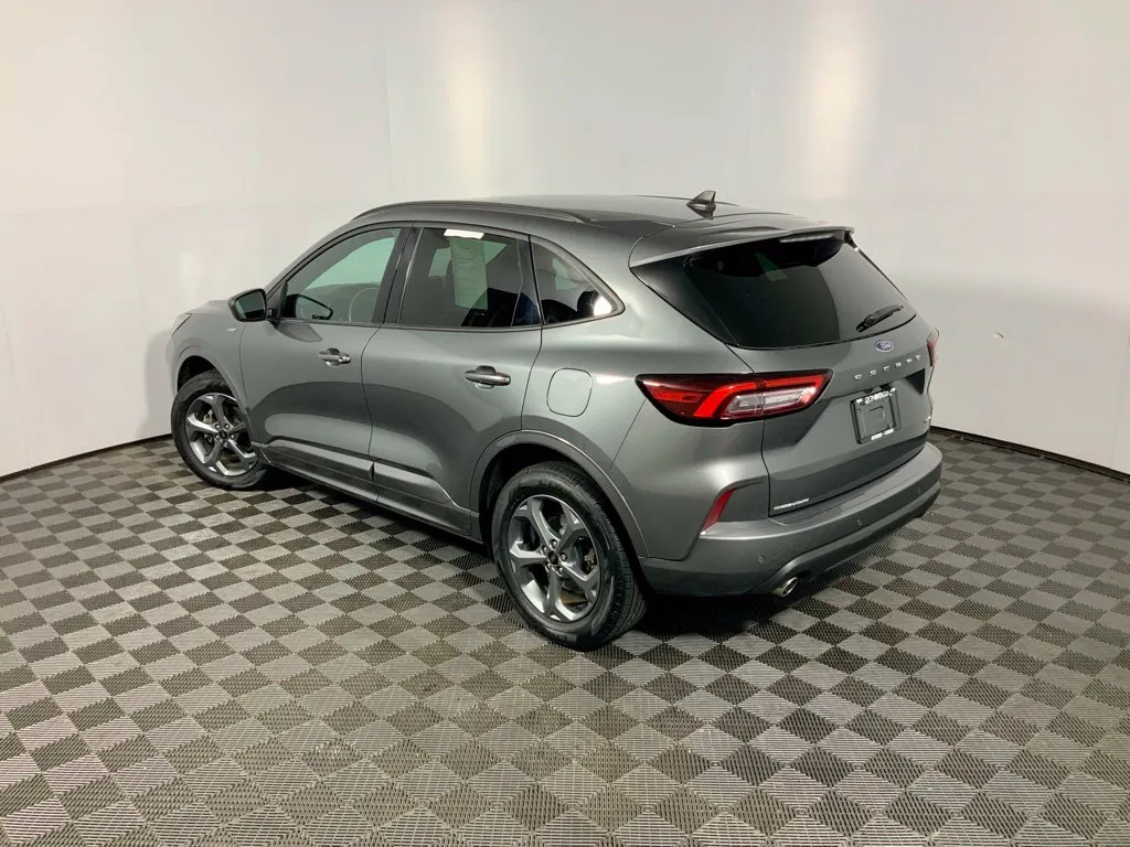 Ford Escape photo 13