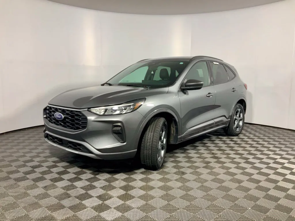 Ford Escape photo 9