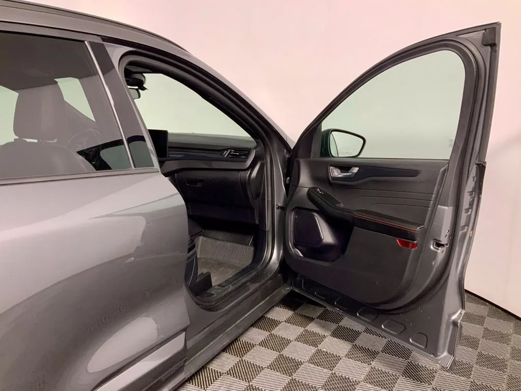 Ford Escape photo 34